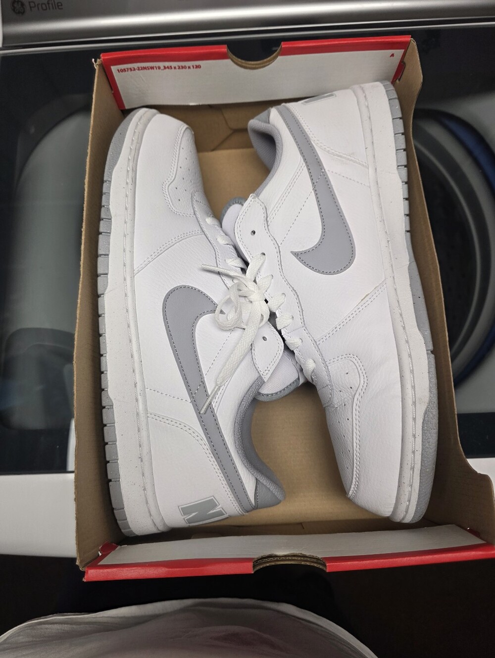 Nike Men’s White & Gray Low-Top Sneakers